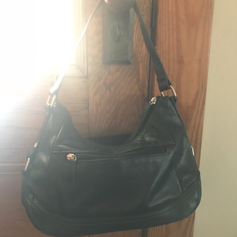 Classic black leather shoulder bag.